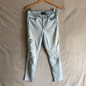 Abercrombie & Fitch Distressed Skinny Jeans